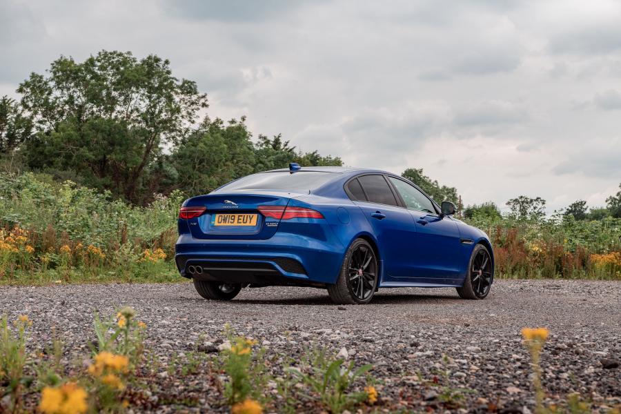  Jaguar XE D180 SE R-Dynamic AWD 2019 года  (UK) (фото 40 из 40)